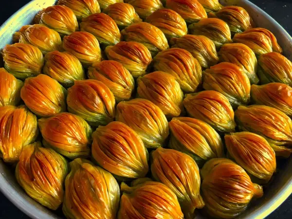 Fıstıklı Midye Baklava