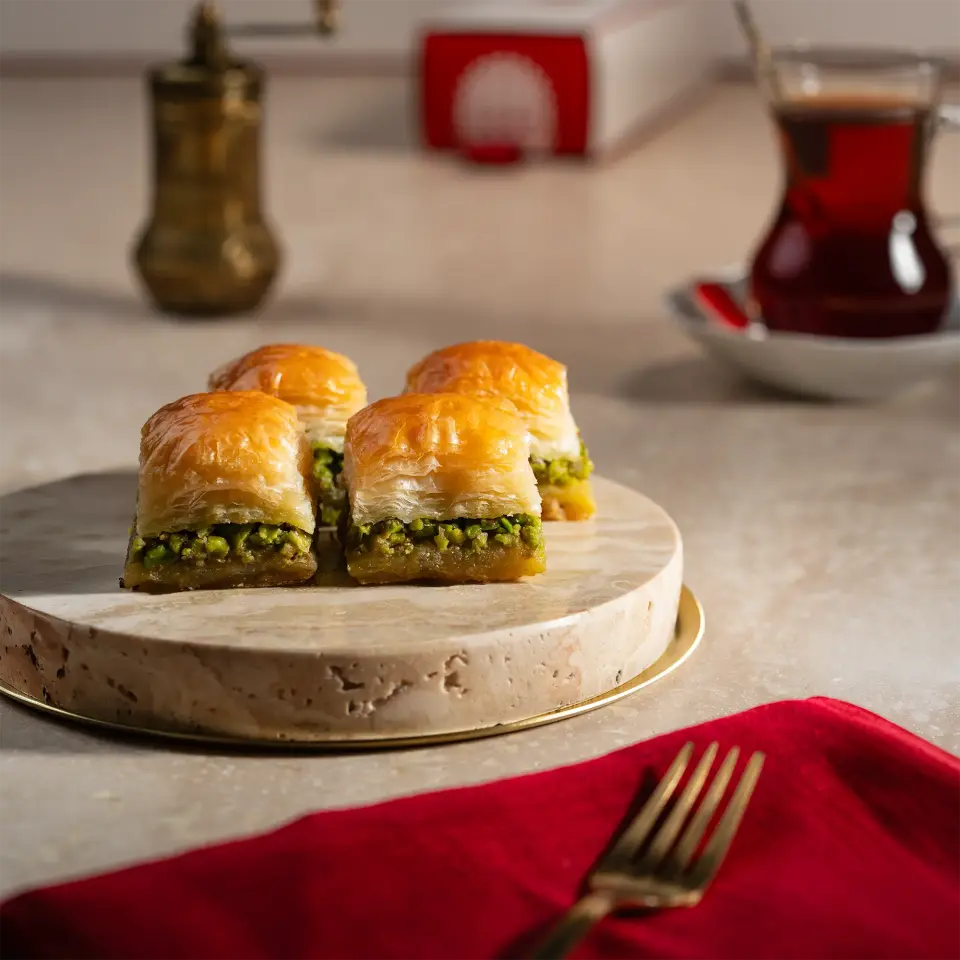 Fıstıklı Kuru Baklava Hediyelik Kutu - Büyük Boy 1000 gr
