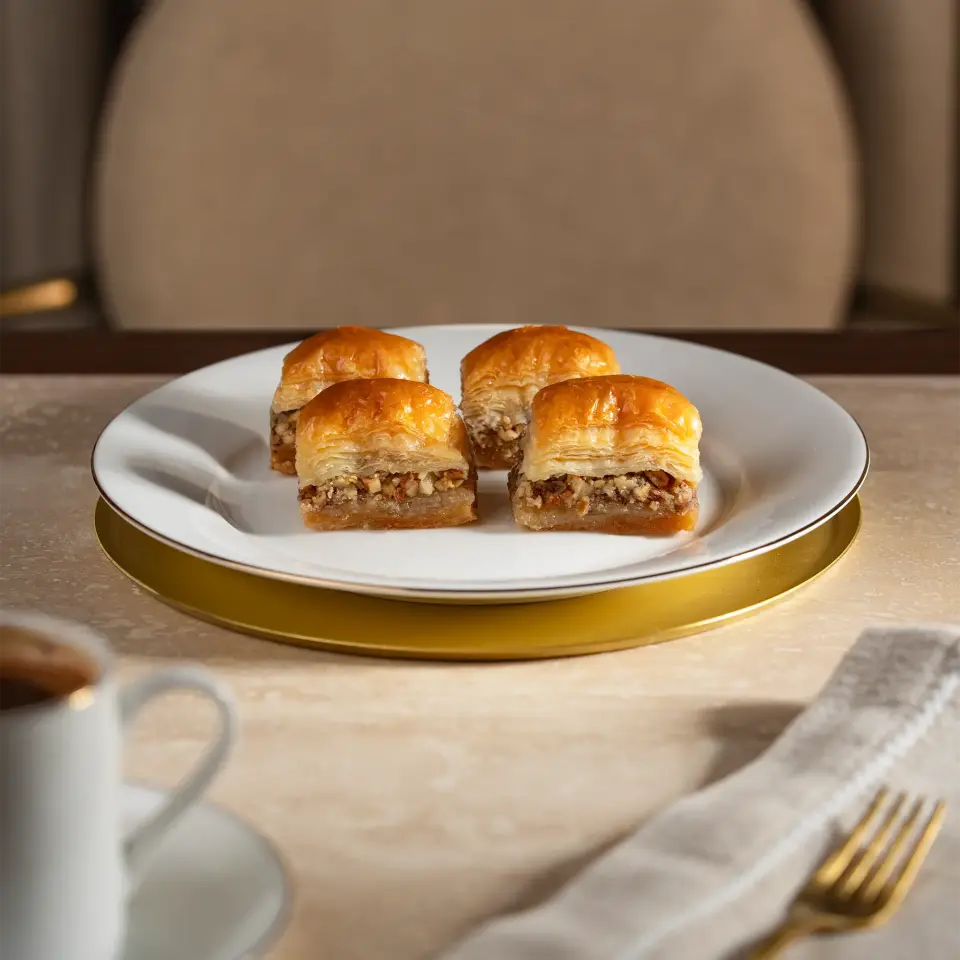 Cevizli Baklava Küçük Boy 250 gr - Hediyelik Kutu