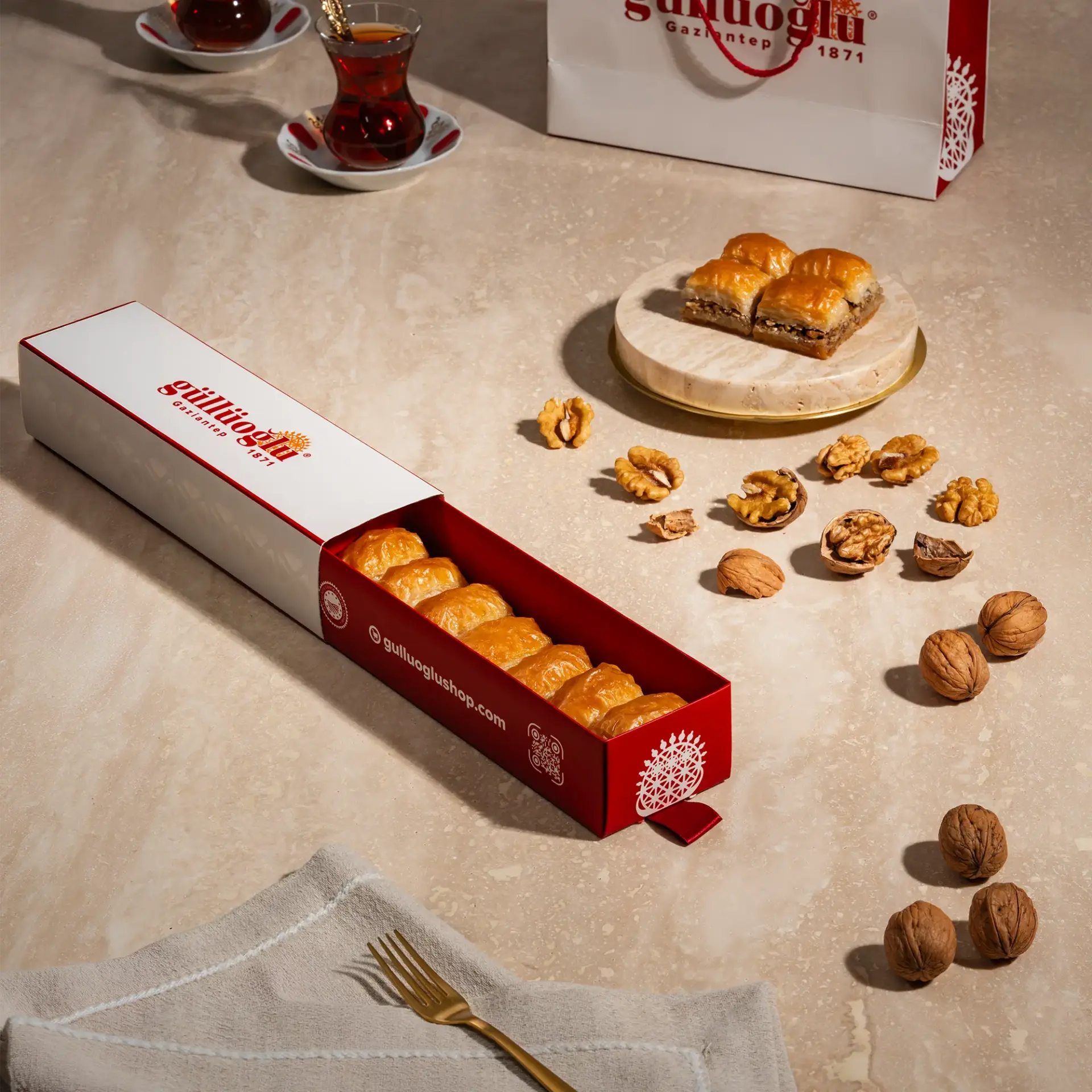 Cevizli Baklava Küçük Boy 250 gr - Hediyelik Kutu