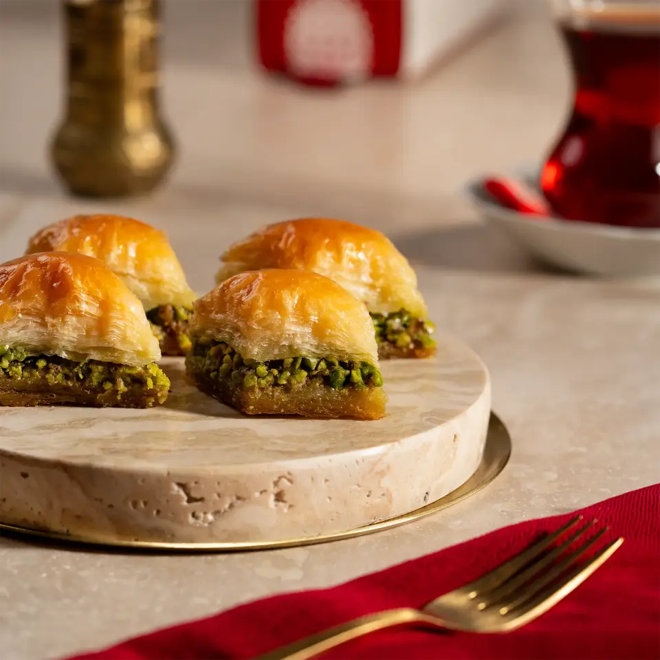 Şekersiz Fıstıklı Baklava Standart Kutu - Orta Boy