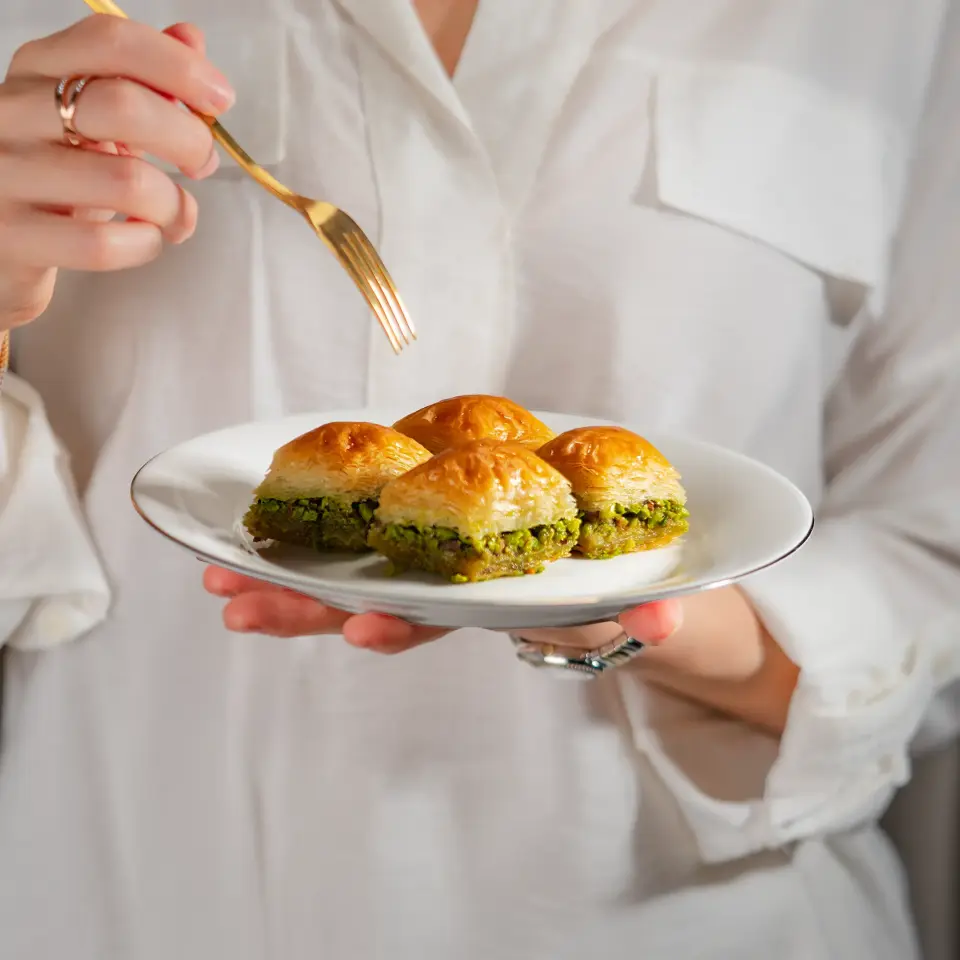 Şekersiz Fıstıklı Baklava Standart Kutu - Orta Boy