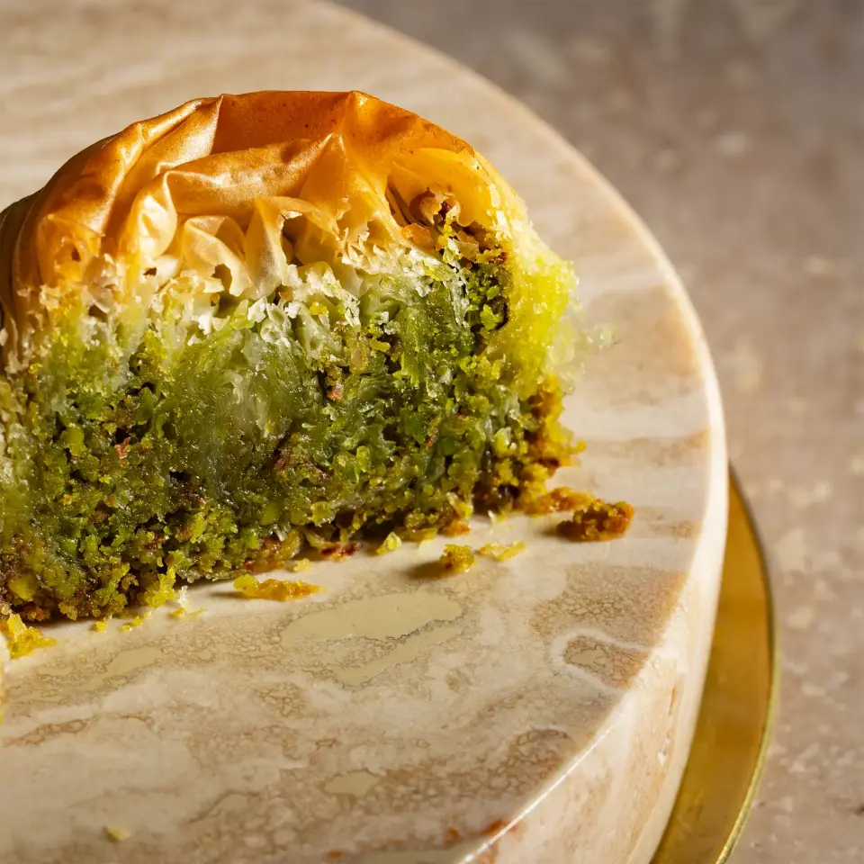 Fıstıklı Gül Baklava Standart Kutu - Orta Boy (500 gr)