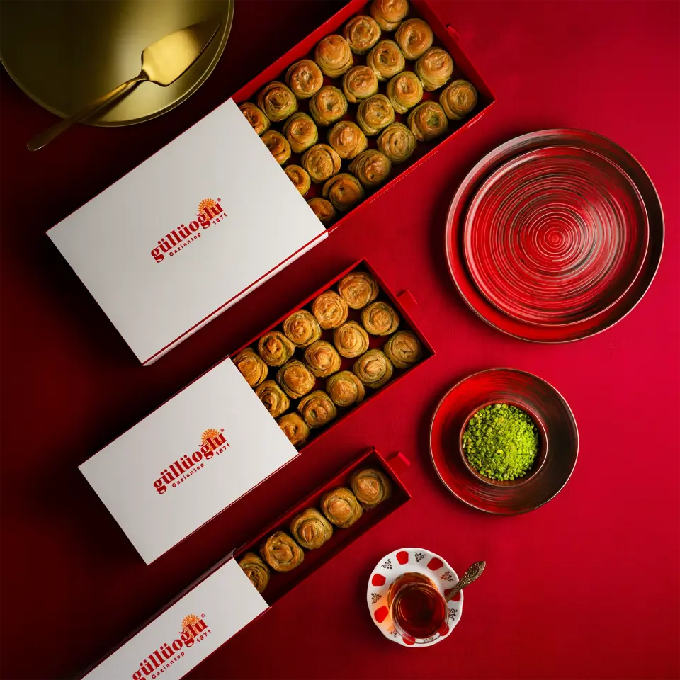 Fıstıklı Gül Baklava Standart Kutu - Orta Boy (500 gr)