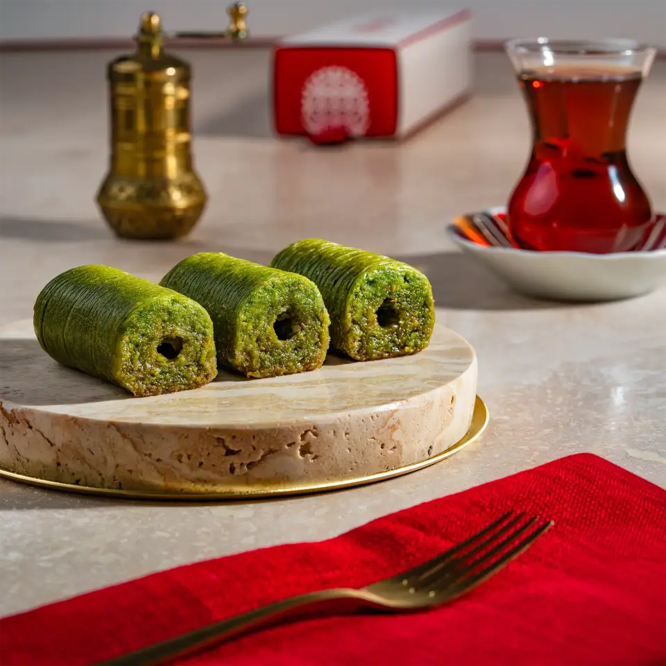 Fıstıklı Dolama Büyük Boy 1200 gr - Hediyelik Kutu