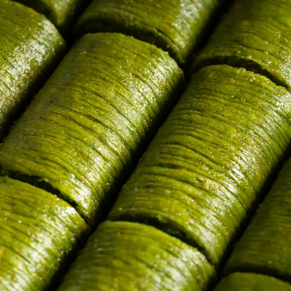 Fıstıklı Dolama Büyük Boy 1200 gr - Hediyelik Kutu