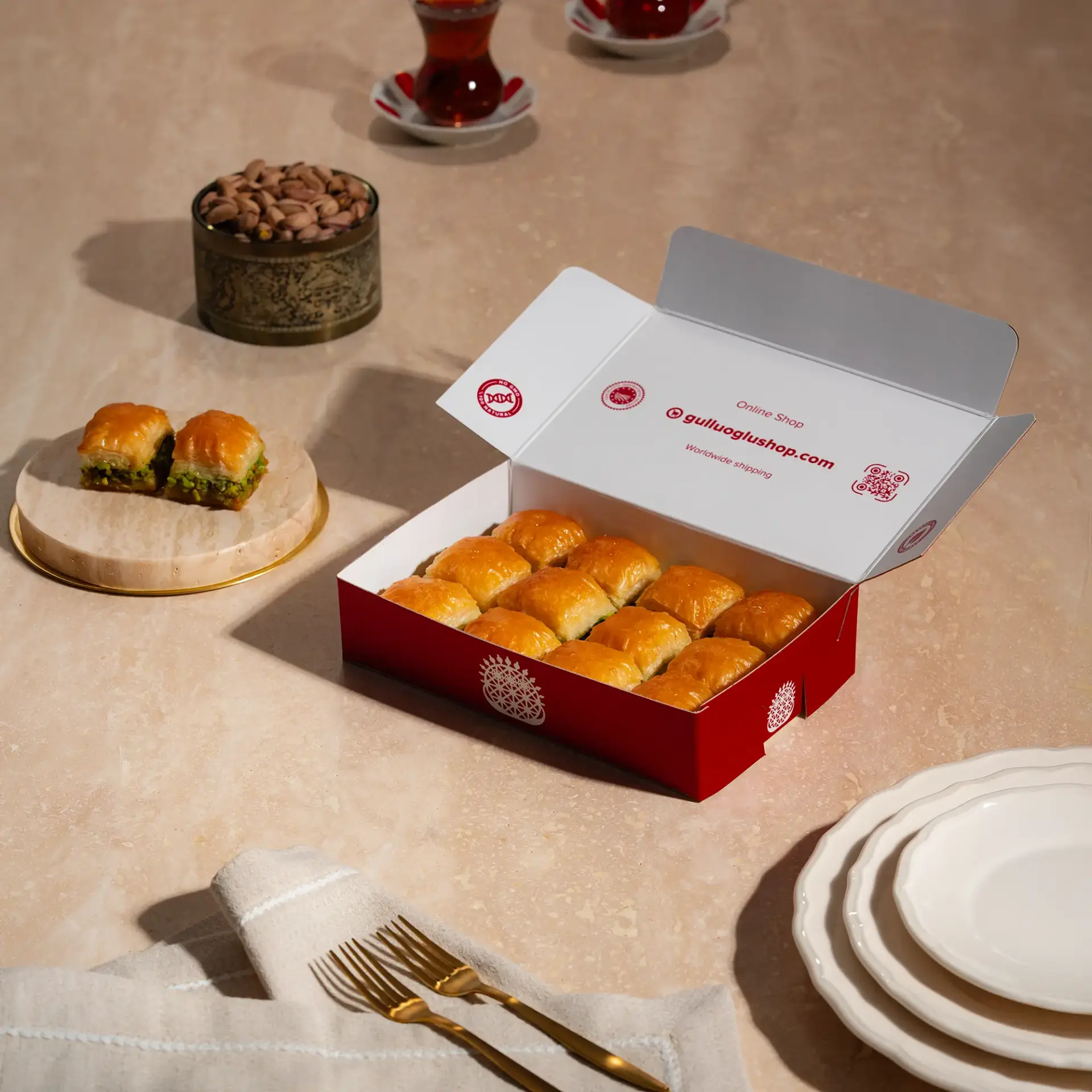 Özel Kare Baklava Hediyelik Kutu - Orta Boy